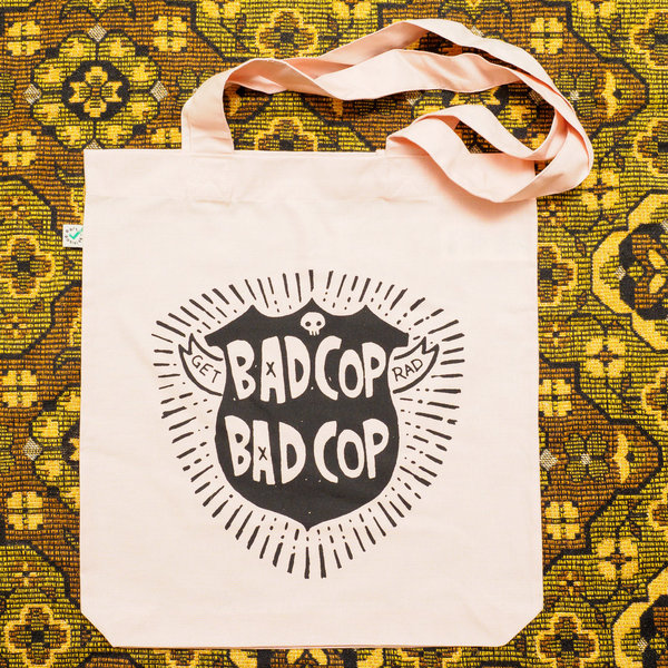 Bad Cop/Bad Cop – Totebag 'Badge' apricot
